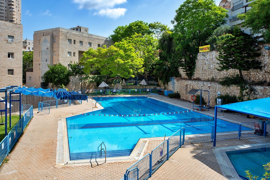 בריכת הקאנטרי מודיעין